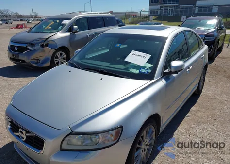 2011 Volvo S40 T5/T5 R-Design from USA, damaged, VIN YV1672MS8B2532093